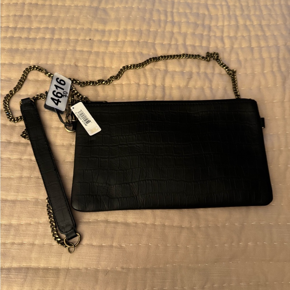 Chic Black Croc-Embossed Crossbody Bag